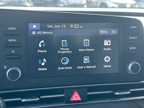 Used 2025 Hyundai Elantra SE FWD image 18