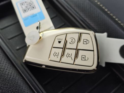 Used 2021 GMC Yukon SLT image 30