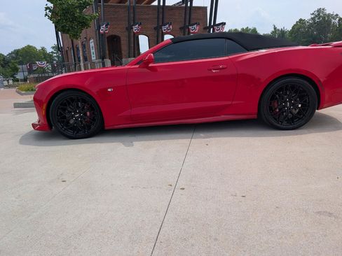 Used 2017 Chevrolet Camaro SS RWD image 2