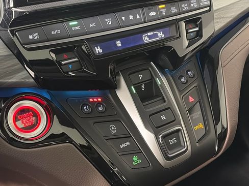 Used 2025 Honda Odyssey Elite image 20