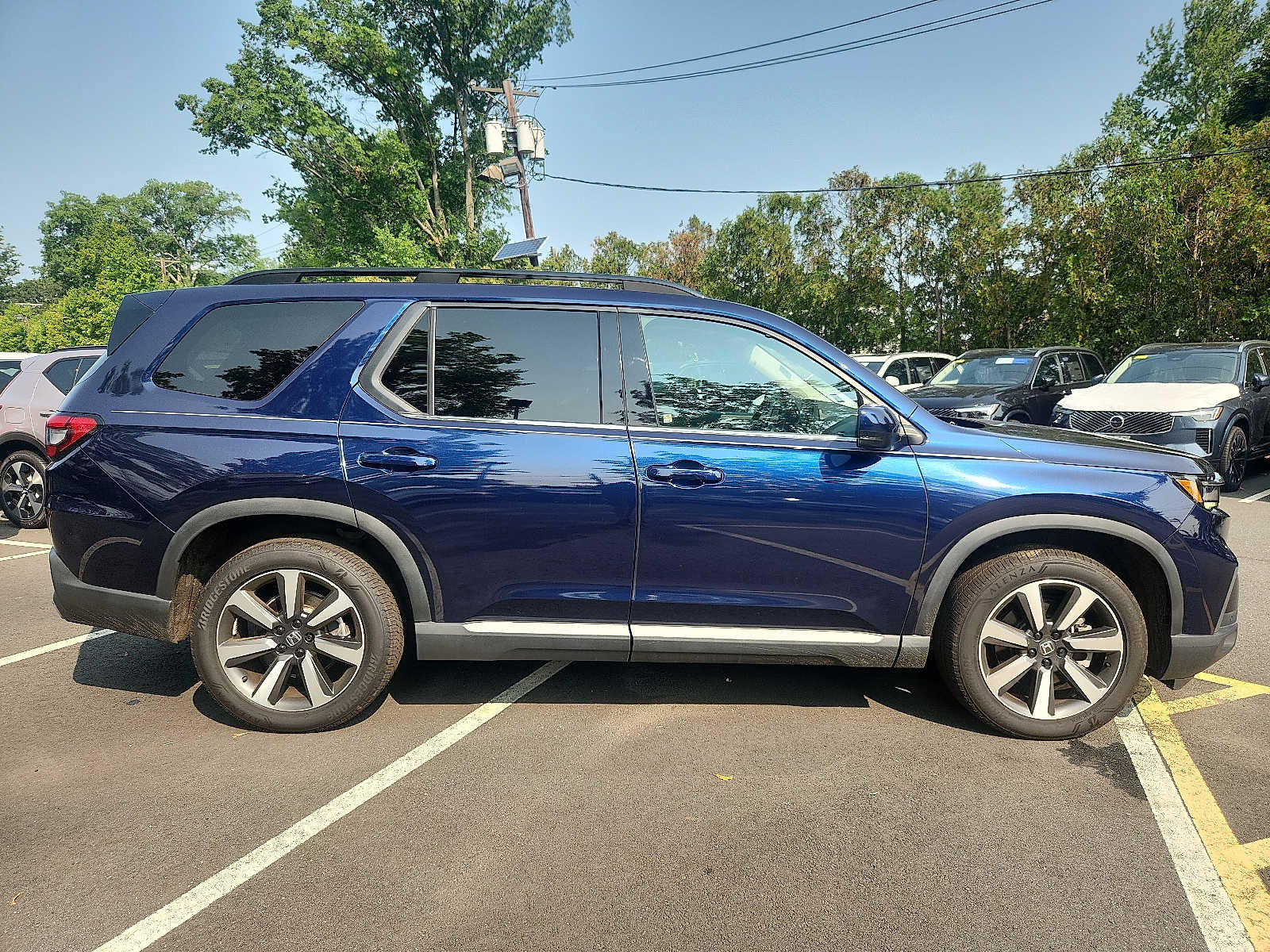 Used 2024 Honda Pilot Touring image 7