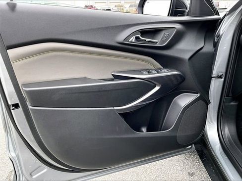 New 2026 Chevrolet Trax ACTIV w/ Sunroof Package FWD image 25