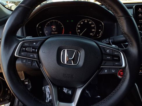 Used 2018 Honda Accord Touring image 11