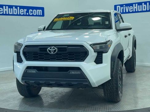 Used 2024 Toyota Tacoma TRD Off-Road image 3
