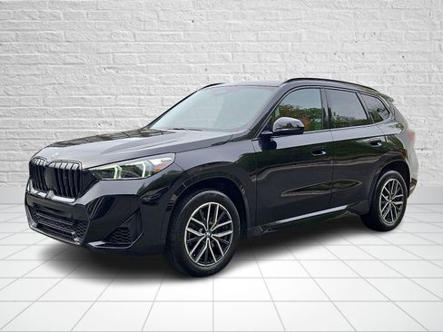Used 2023 BMW X1 xDrive28i w/ M Sport Package AWD/4WD image 3