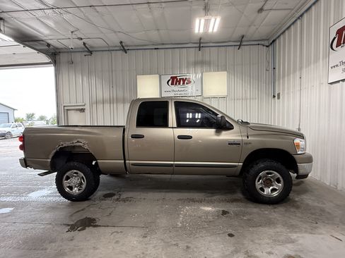 Used 2007 Dodge Ram 2500 Truck SLT AWD/4WD image 2