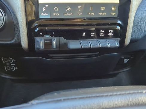 Used 2022 RAM 1500 Laramie image 9