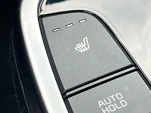 Used 2022 Kia Niro EX image 19