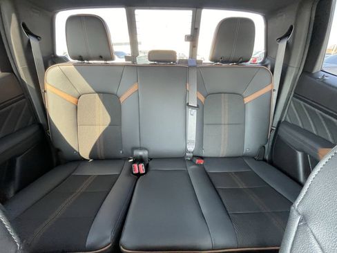 Used 2024 GMC Canyon AT4 w/ Technology Package image 26