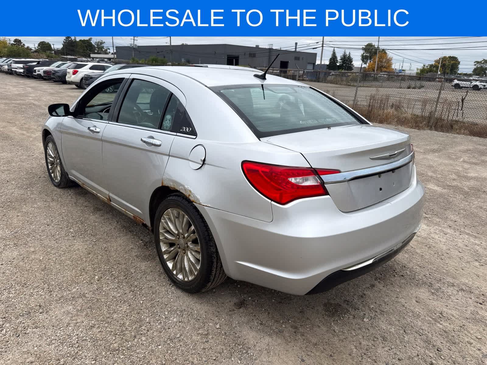 Used 2011 Chrysler 200 Limited FWD image 2