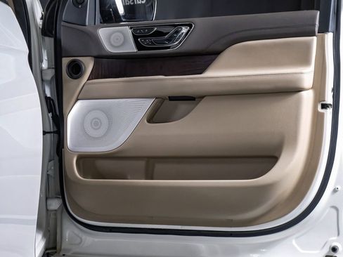 Used 2022 Lincoln Navigator L Reserve image 32