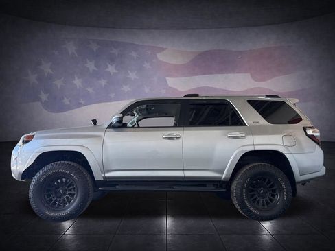 Used 2021 Toyota 4Runner SR5 AWD/4WD image 2