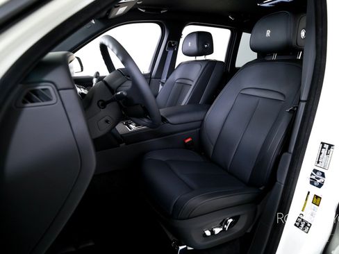 Used 2026 Rolls-Royce Cullinan AWD/4WD image 13