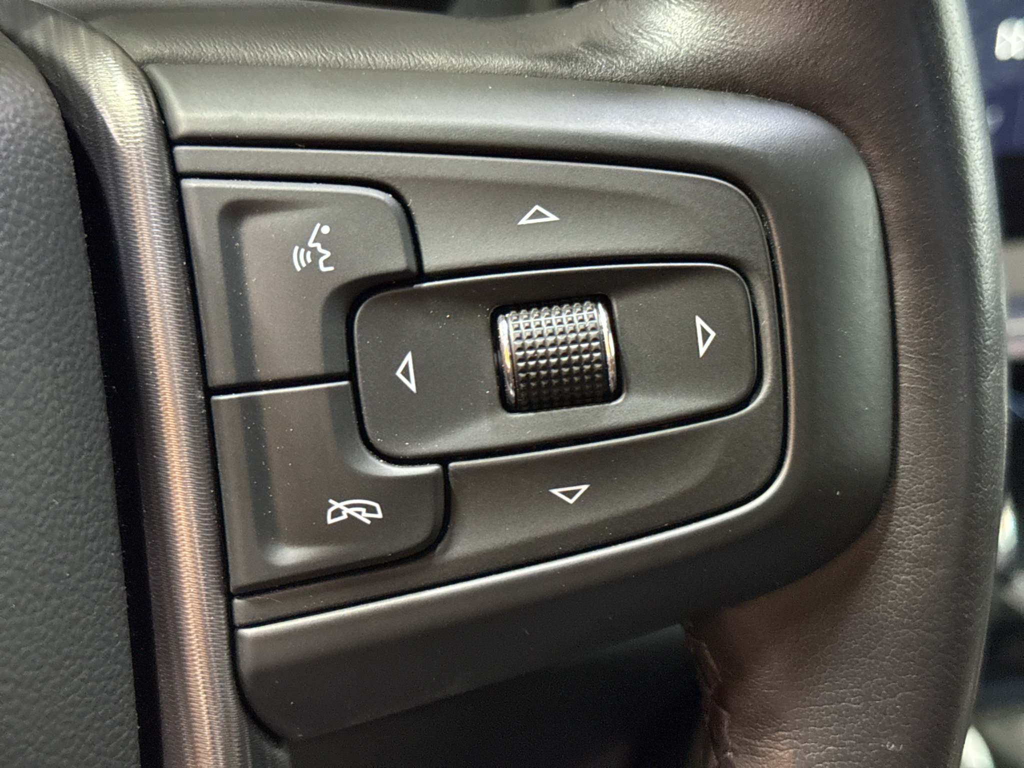 Used 2024 GMC Sierra 3500 Denali Ultimate AWD/4WD image 32