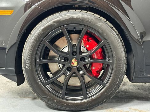 New 2026 Porsche Cayenne GTS AWD/4WD image 34