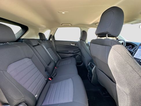 Certified 2024 Ford Edge SE image 24