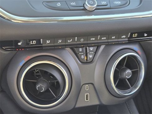 Used 2022 Chevrolet Blazer LT image 22