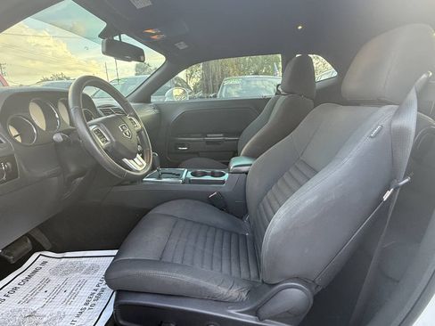 Used 2013 Dodge Challenger SXT RWD image 10