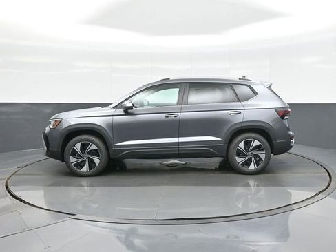 New 2026 Volkswagen Taos SE AWD/4WD image 4