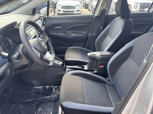 Used 2025 Nissan Versa SV image 24