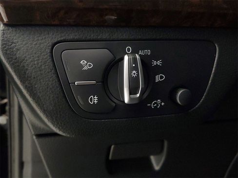 Used 2020 Audi Q5 2.0T Premium w/ Convenience Package image 13