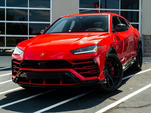 Used 2020 Lamborghini Urus AWD/4WD image 2
