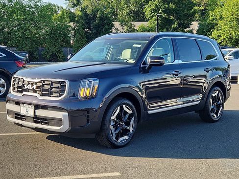 Used 2025 Kia Telluride S AWD/4WD image 3