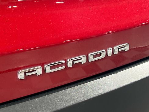 Used 2023 GMC Acadia SLT image 36