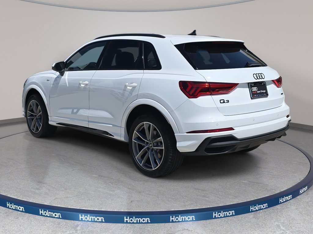 Certified 2025 Audi Q3 2.0T Premium w/ Convenience Package AWD/4WD image 5