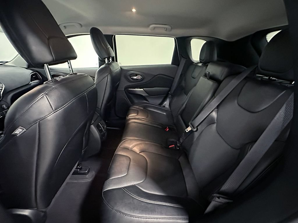 Used 2022 Jeep Cherokee Latitude Lux AWD/4WD image 16
