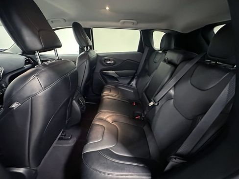 Used 2022 Jeep Cherokee Latitude Lux AWD/4WD image 16