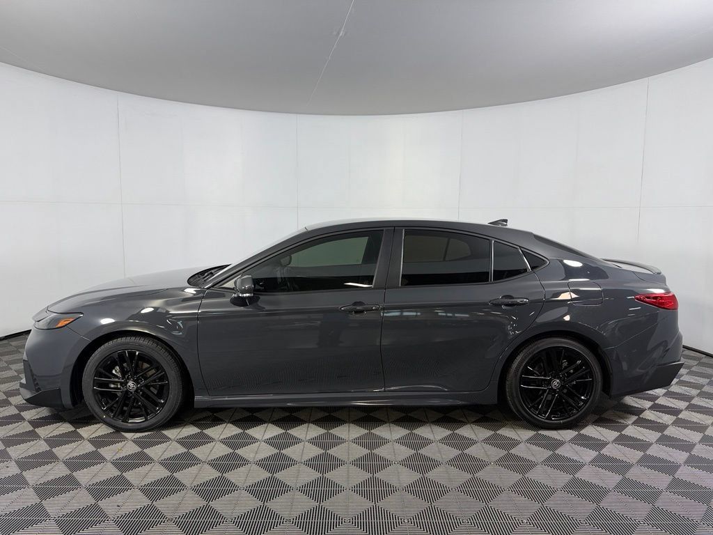 Used 2025 Toyota Camry SE FWD image 10