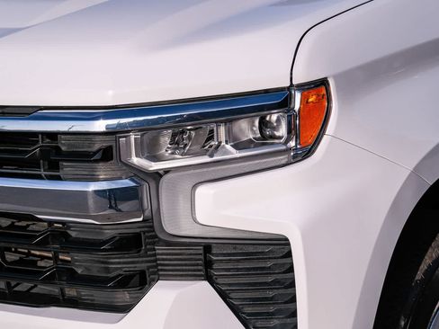 Used 2025 Chevrolet Silverado 1500 LT RWD image 12