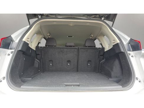 Used 2024 Nissan Rogue S FWD image 12