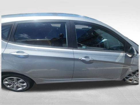Used 2014 Hyundai Accent GS FWD image 10