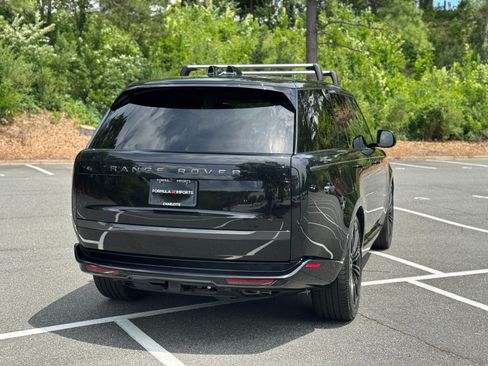 Used 2025 Land Rover Range Rover SE AWD/4WD image 11