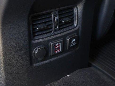 Used 2024 Nissan Titan SV w/ SV Convenience Package AWD/4WD image 20