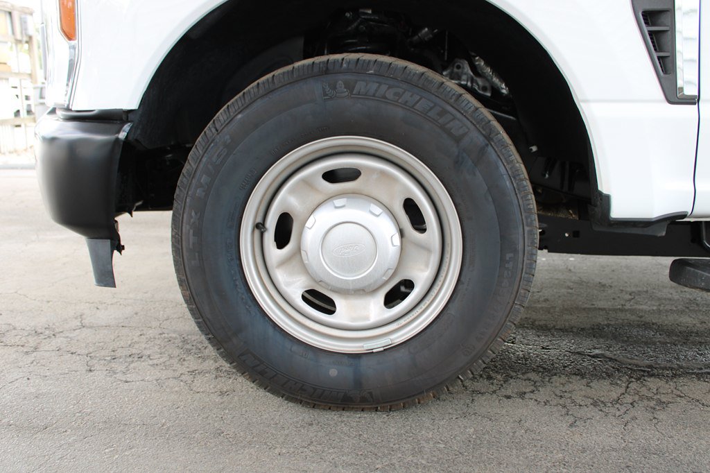Used 2024 Ford F350 XL w/ 360-Degree Camera Package RWD image 31