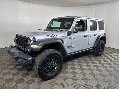 Used 2024 Jeep Wrangler Unlimited image 7