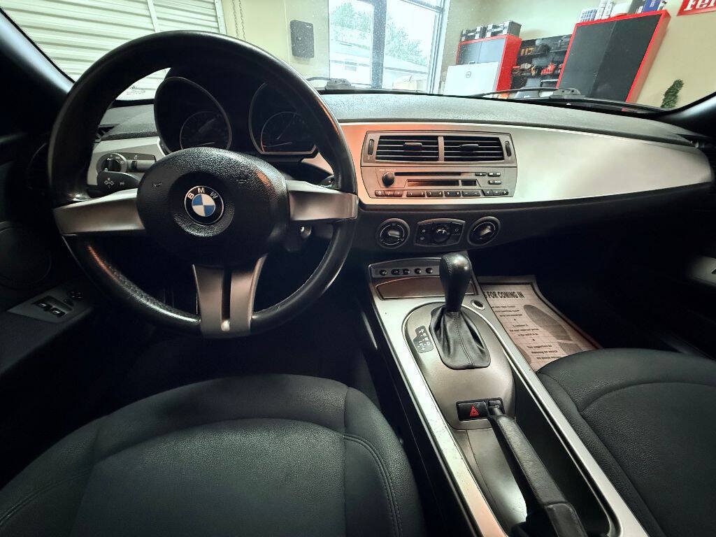 Used 2003 BMW Z4 2.5i RWD image 37