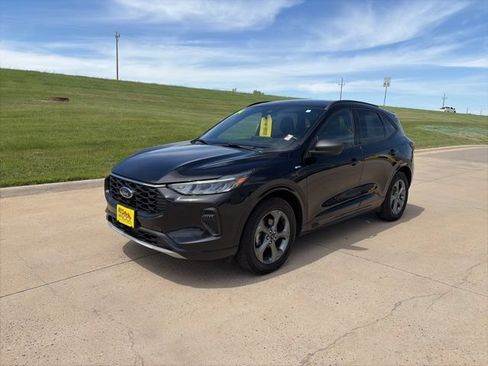 Used 2024 Ford Escape ST-Line w/ Tech Pack #1 AWD/4WD image 7