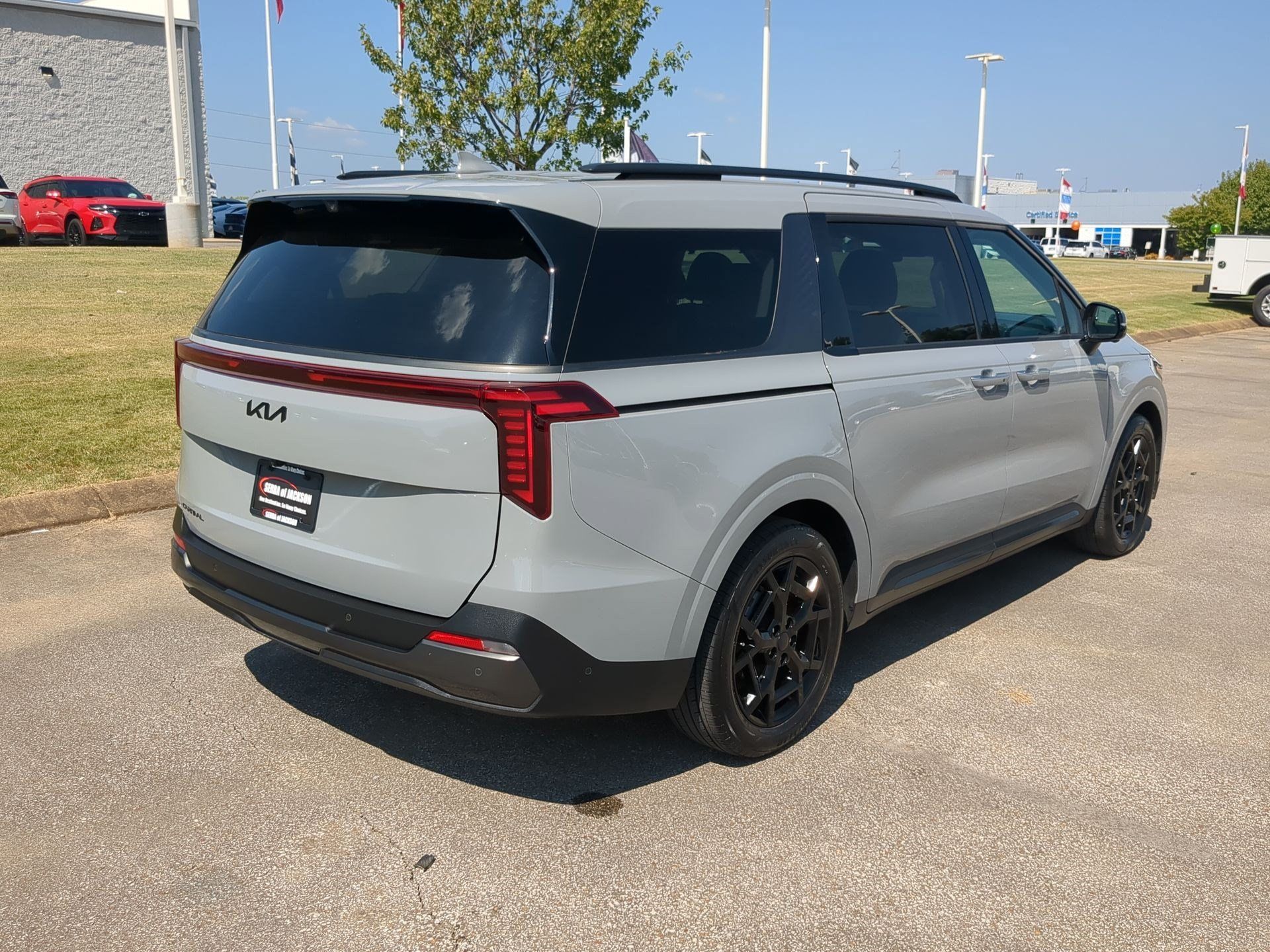Certified 2025 Kia Carnival SX Prestige FWD image 8