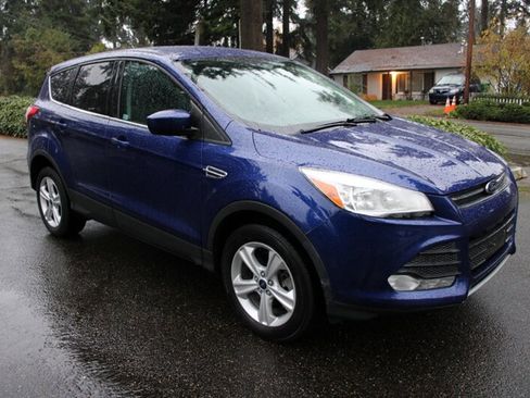 Used 2013 Ford Escape SE image 2