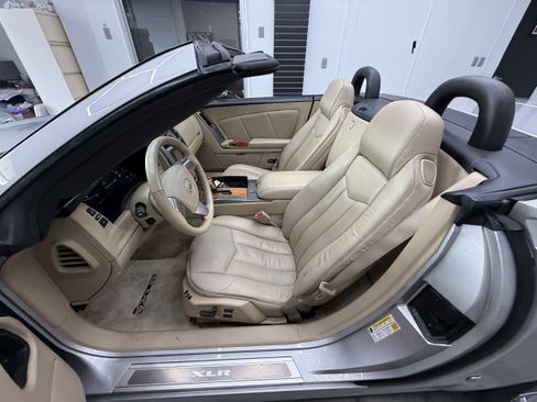 Used 2008 Cadillac XLR RWD image 14