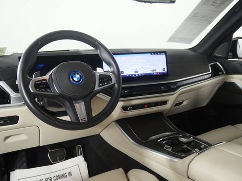 Used 2026 BMW X5 xDrive50e w/ Executive Package AWD/4WD image 16