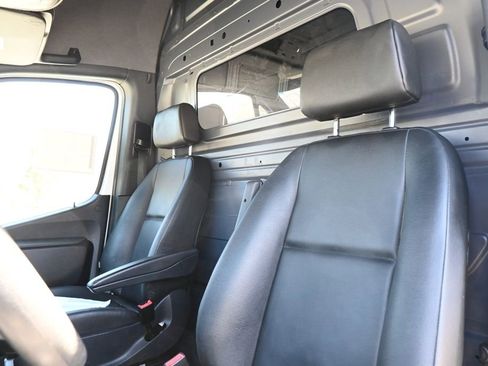 Used 2023 Mercedes-Benz Sprinter 2500 image 5