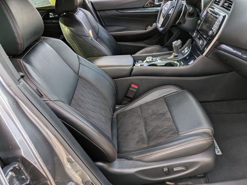 Certified 2023 Nissan Maxima SR w/ Sport Mat Group FWD image 33