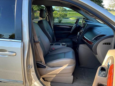 Used 2012 Chrysler Town & Country Touring w/ Entertainment Group #1 image 8