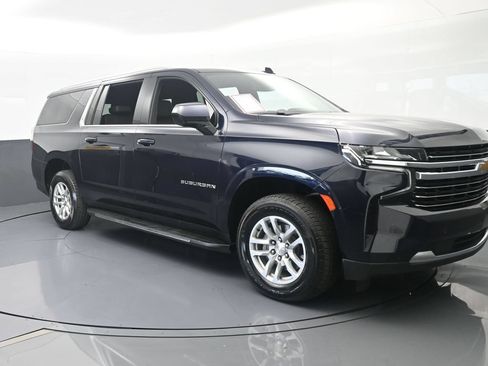 Used 2024 Chevrolet Suburban LT AWD/4WD image 9