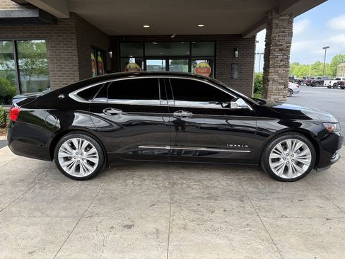 Used 2017 Chevrolet Impala Premier w/ Enhanced Convenience Package FWD image 5